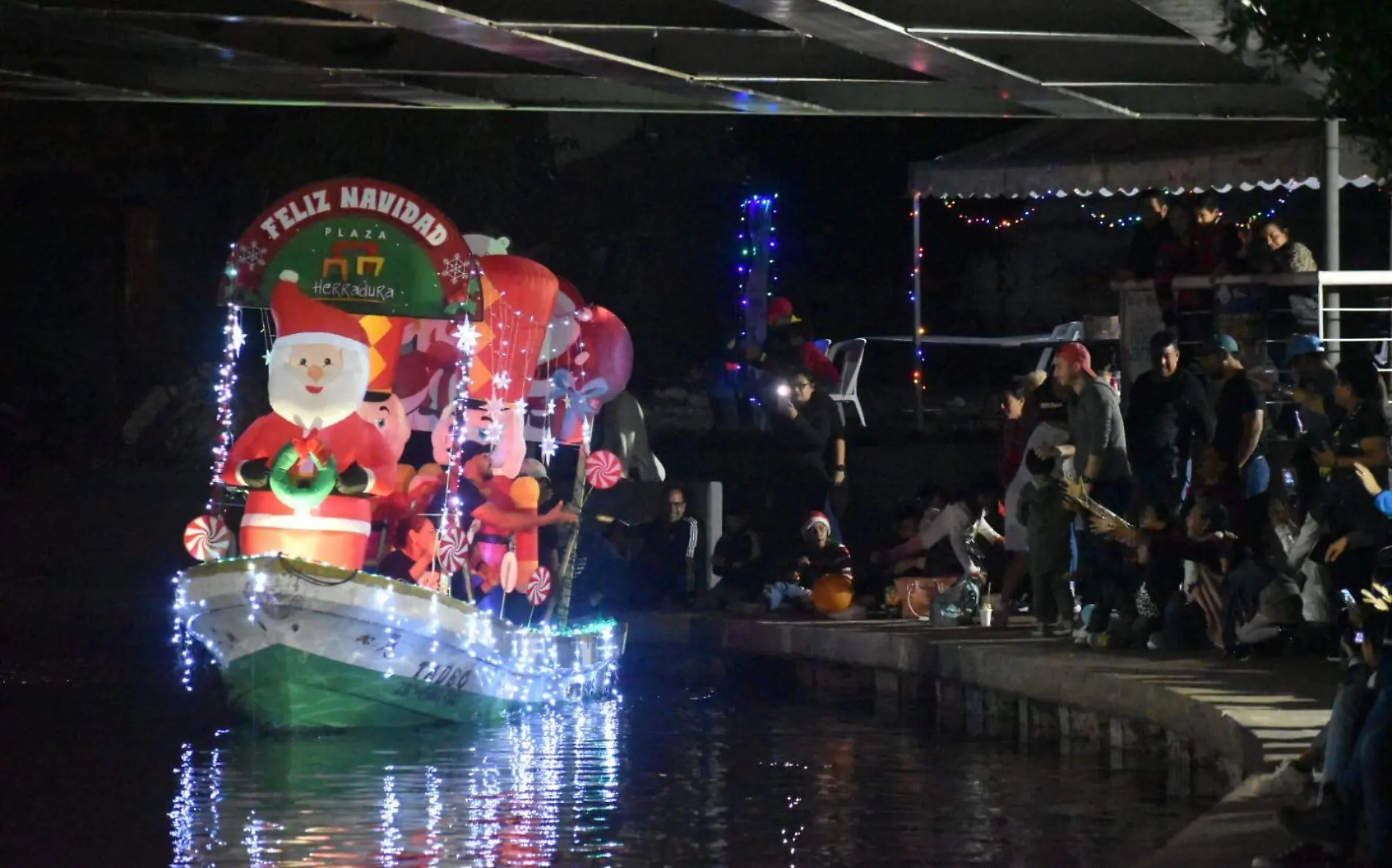 Realizan procesión náutica en el Canal de la Cortadura de Tampico 